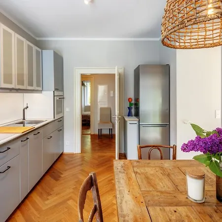 Wunderschone Gartenwohnung - 2 Min Zum Starnberger See Apartment