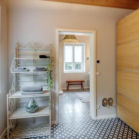 Wunderschone Gartenwohnung - 2 Min Zum Starnberger See