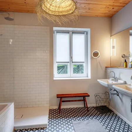 Apartmán Wunderschone Gartenwohnung - 2 Min Zum Starnberger See
